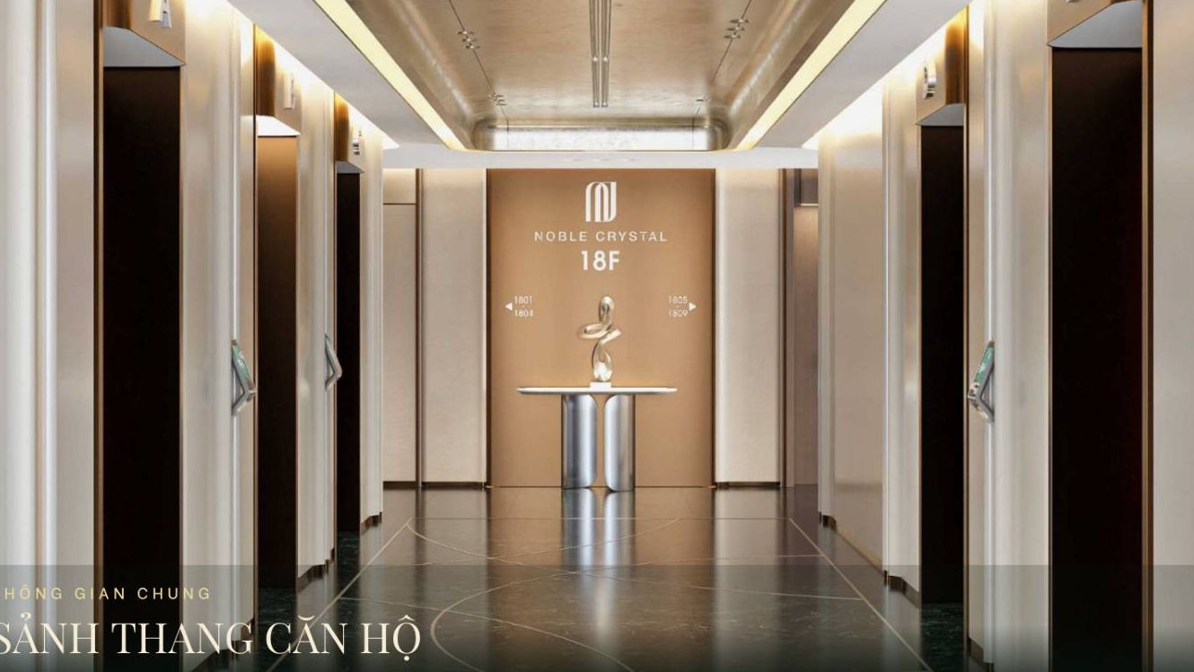 Sảnh thang tầng căn hộ - trần dát kim loại, đá tự nhiên (không gian chung bàn giao)